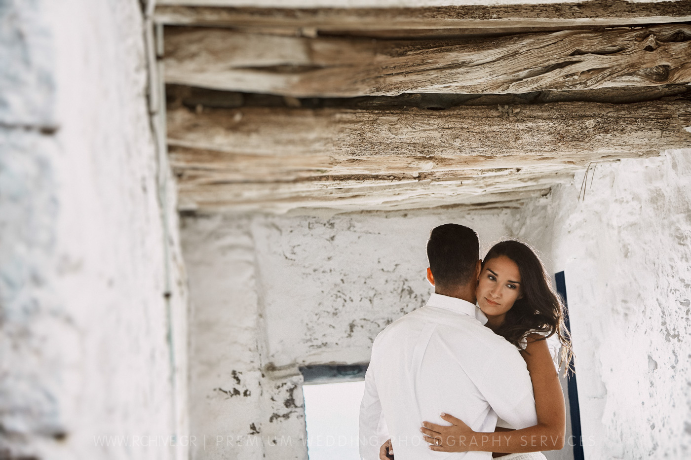 emotional wedding photos