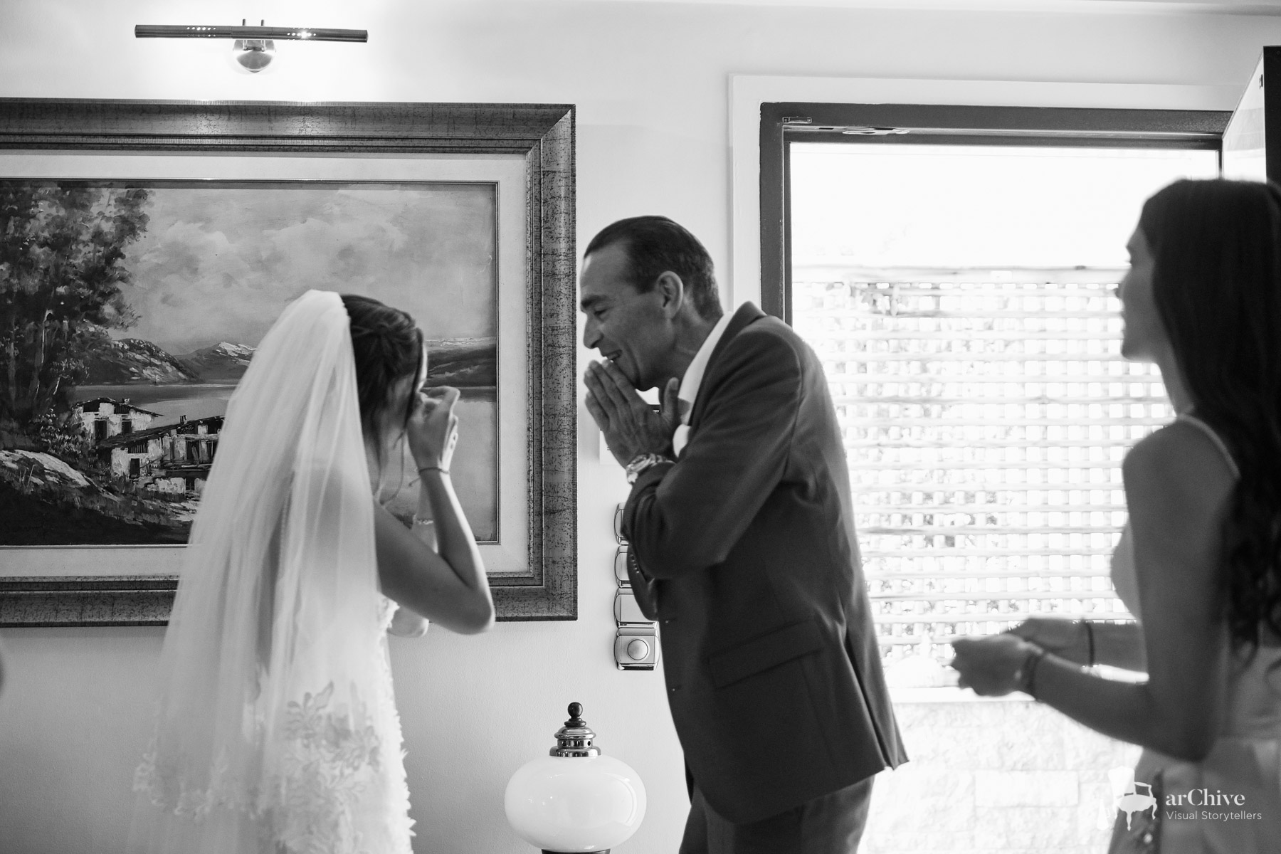 storytelling wedding photographer