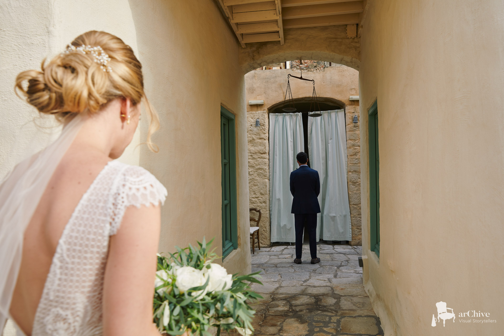 first look wedding symi