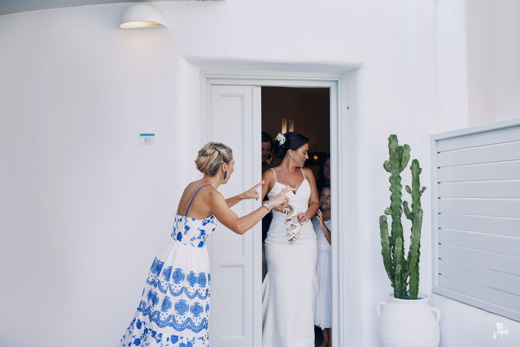 blue sand folegandros wedding