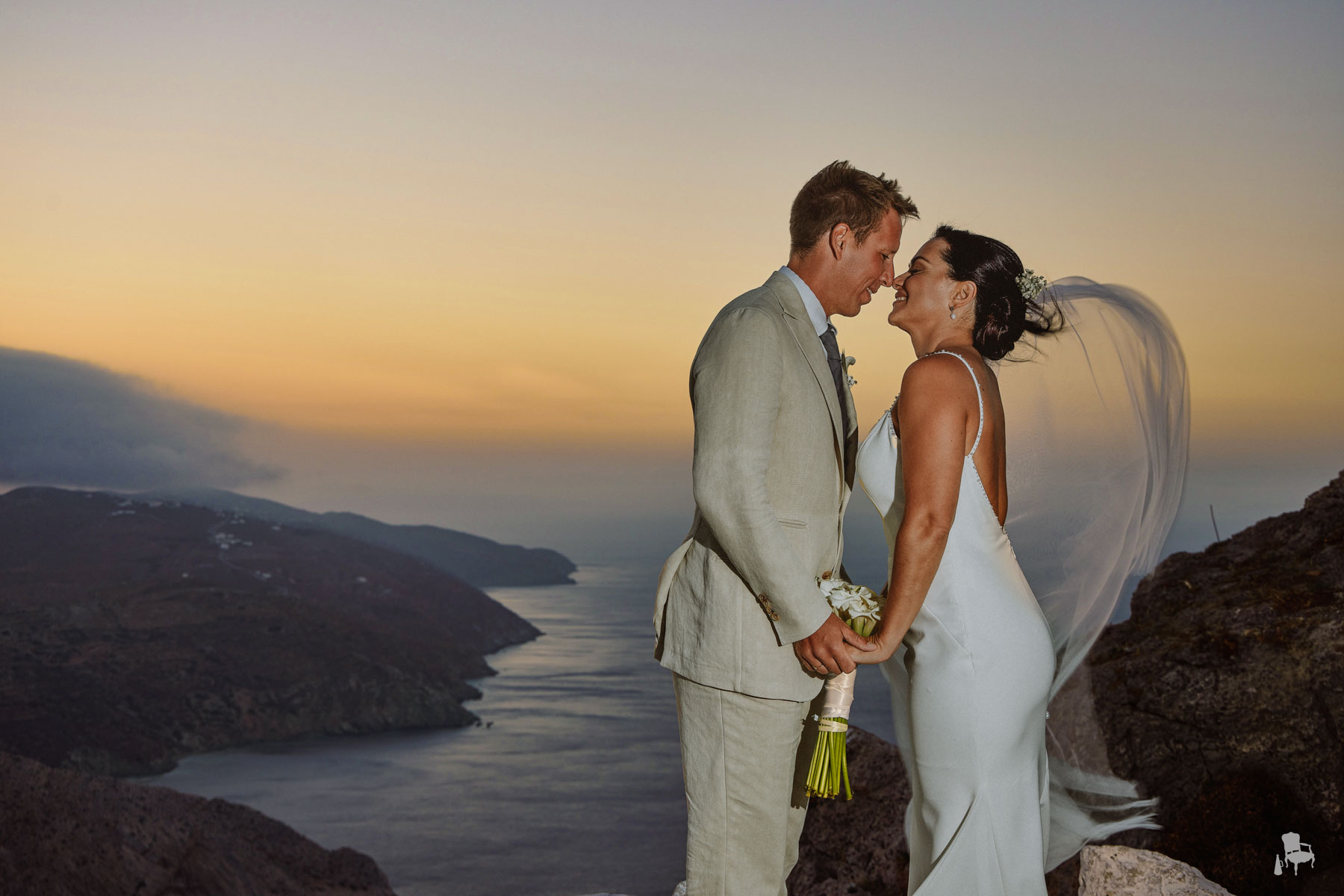 romantic wedding folegandros