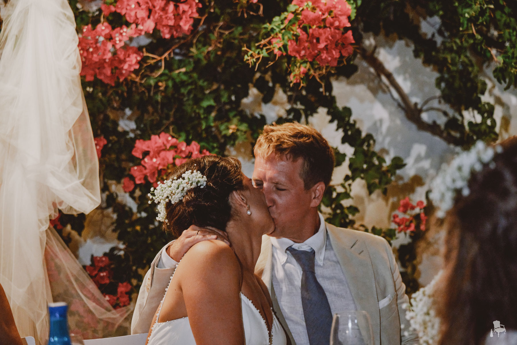 romantic wedding folegandros